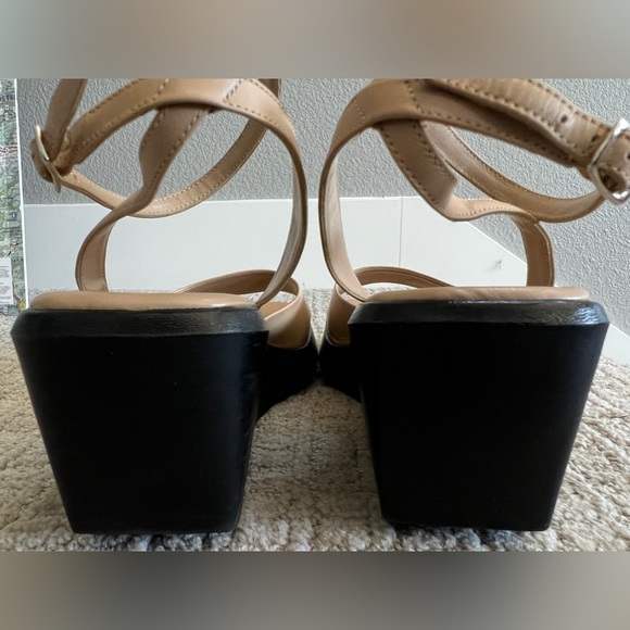 286. Tan Leather Ankle Strap Wedge Sandals Size 9 - Picture 4 of 8